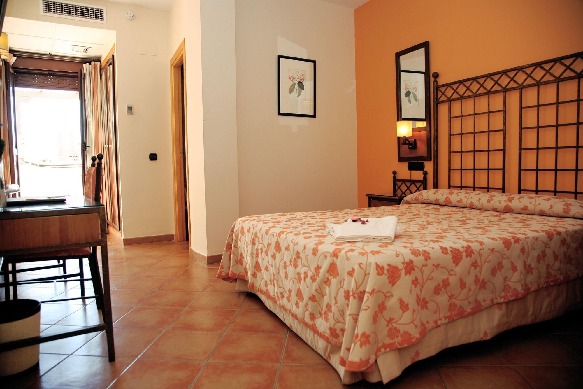 Ele Santabarbara Hotel Castilleja de la Cuesta Bagian luar foto