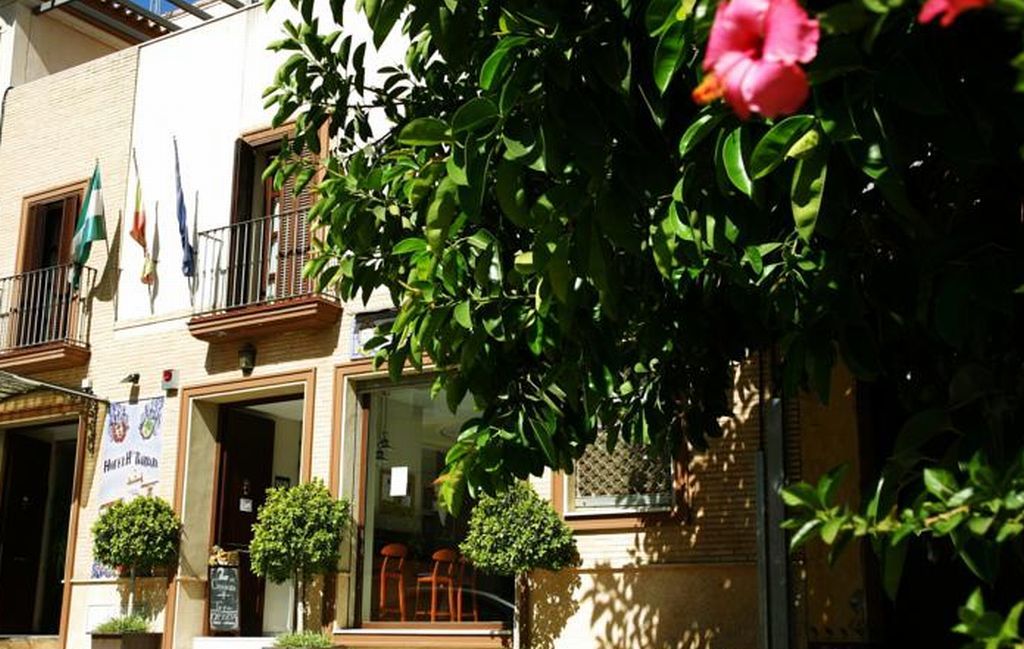 Ele Santabarbara Hotel Castilleja de la Cuesta Bagian luar foto